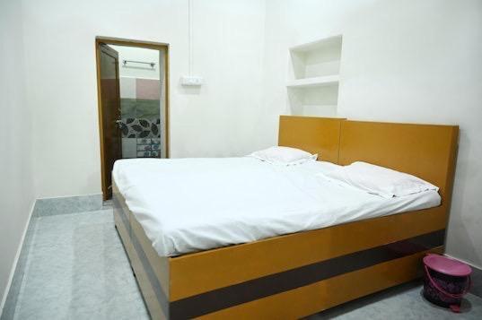 The Hotel Ambassador Inn Waranasi Zewnętrze zdjęcie